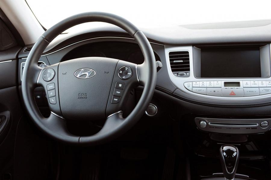  Hyundai Genesis 2012 года  (фото 24 из 73)